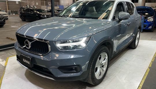 Volvo • XC40