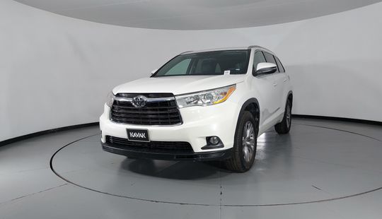 Toyota • Highlander