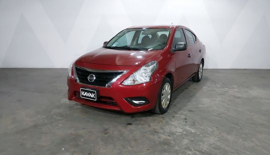 Nissan • Versa