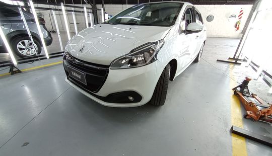 Peugeot • 208