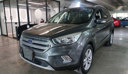 Ford • Escape