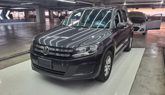 Volkswagen • Tiguan