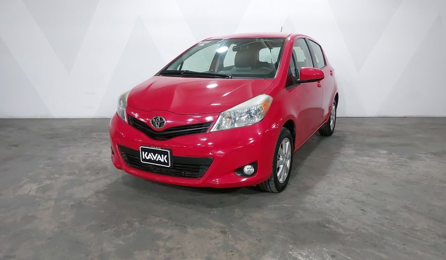 Toyota Yaris 1.5 PREMIUM AT 5PTAS Hatchback 2013