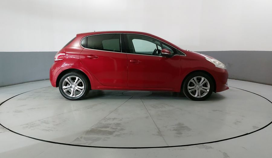 Peugeot 208 1.6 FELINE AT Hatchback 2016