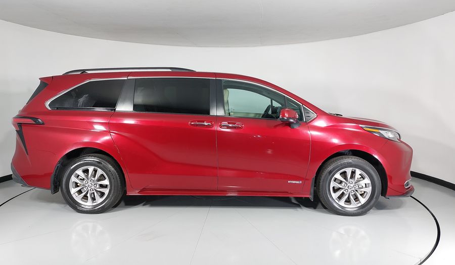 Toyota Sienna 2.5 HEV XLE PIEL AUTO Minivan 2021