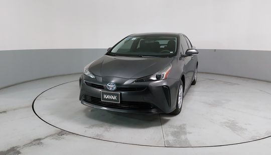 Toyota • Prius