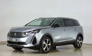 Peugeot • 5008