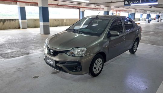 Toyota • Etios