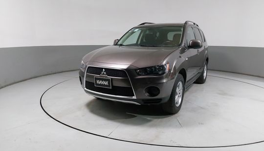 Mitsubishi • Outlander