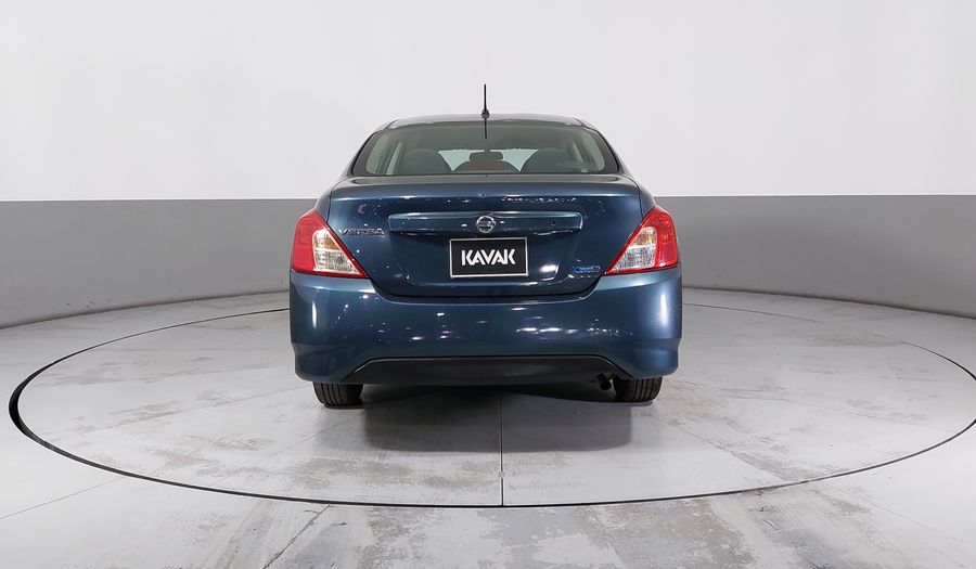 Nissan Versa 1.6 SENSE TA AC Sedan 2015