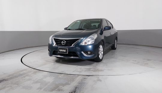 Nissan • Versa