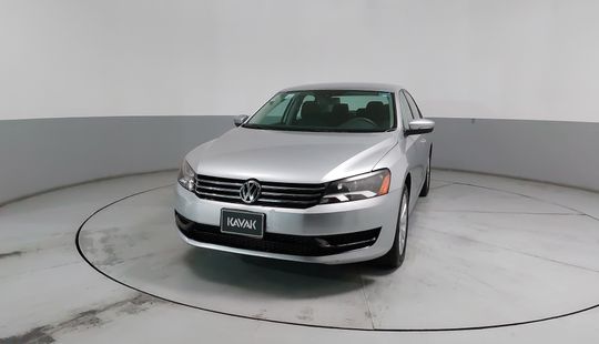 Volkswagen • Passat