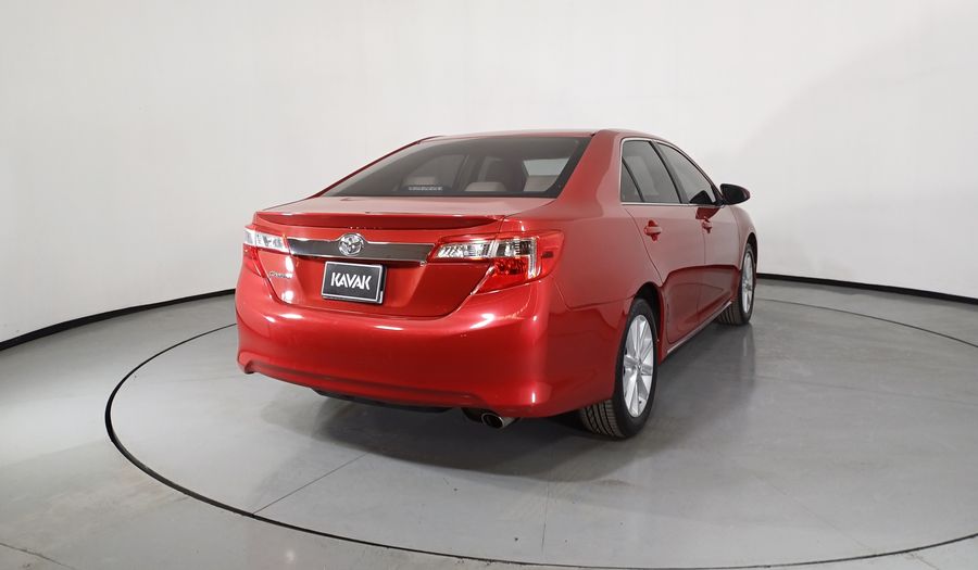 Toyota Camry 2.5 XLE L4 6AT Sedan 2014