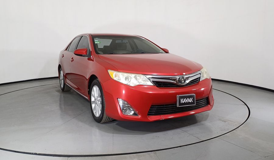 Toyota Camry 2.5 XLE L4 6AT Sedan 2014