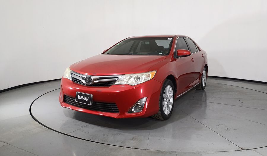 Toyota Camry 2.5 XLE L4 6AT Sedan 2014