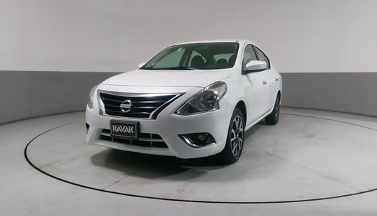 Nissan • Versa