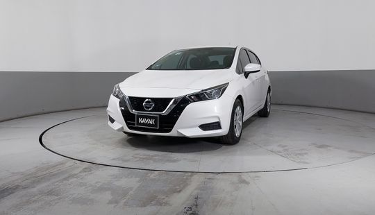 Nissan • Versa