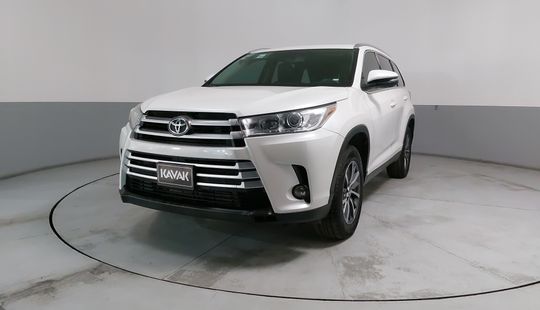 Toyota • Highlander