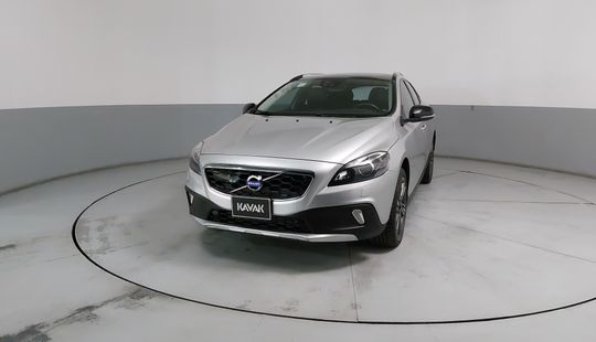 Volvo • V40