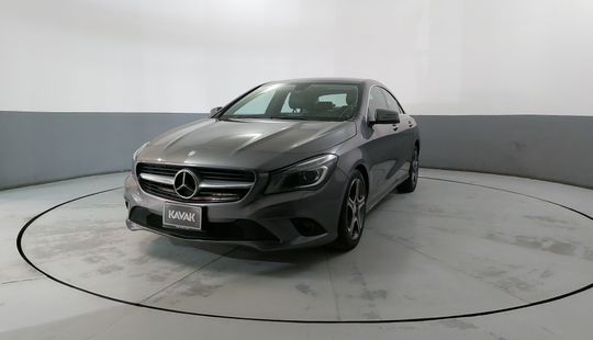 Mercedes Benz • Clase CLA