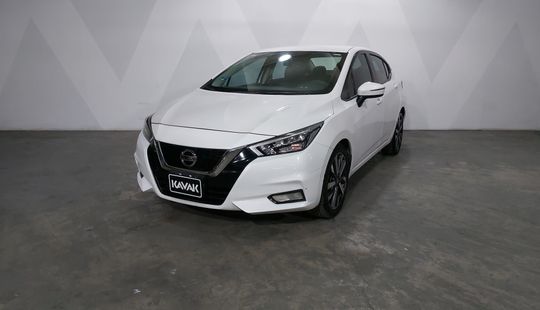 Nissan • Versa