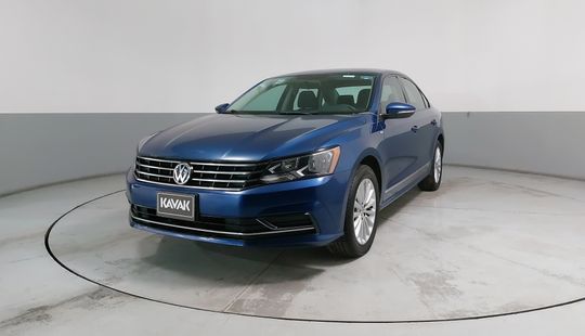 Volkswagen • Passat