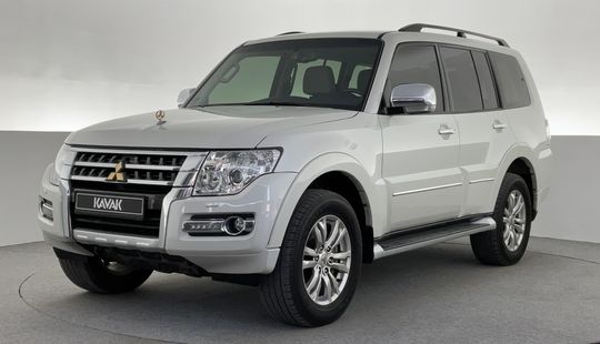 Mitsubishi • Pajero