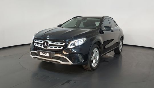 Mercedes Benz • GLA 200