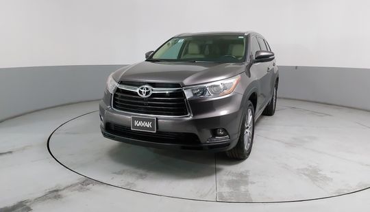 Toyota • Highlander