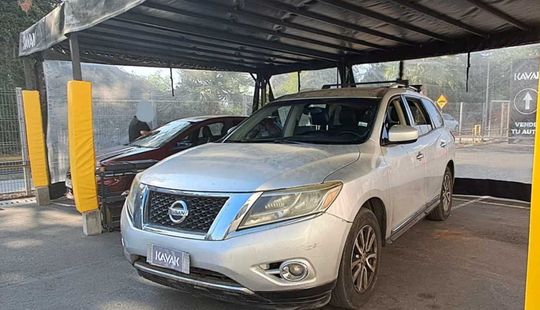 Nissan • Pathfinder