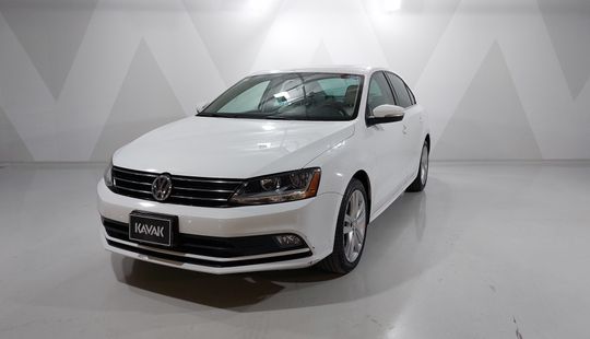 Volkswagen • Jetta