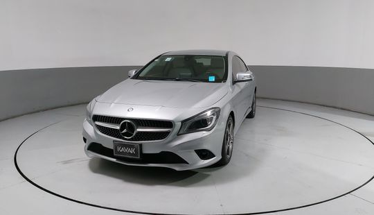 Mercedes Benz • Clase CLA