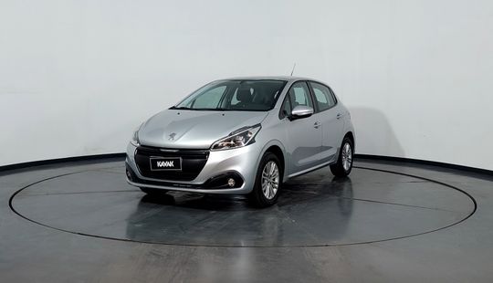 Peugeot • 208