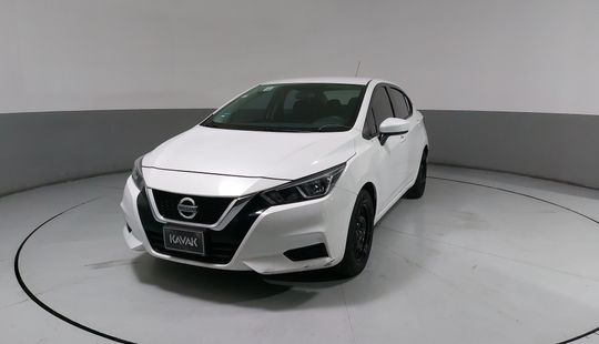 Nissan • Versa