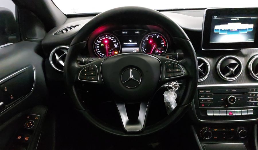 Mercedes Benz Clase A 1.6 200 STYLE Hatchback 2017