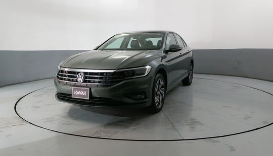 Volkswagen • Jetta