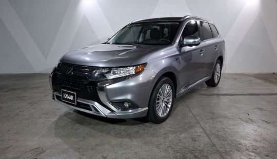 Mitsubishi • Outlander