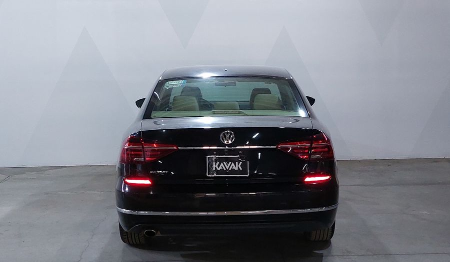 Volkswagen Passat 2.5 HIGHLINE AUTO Sedan 2018