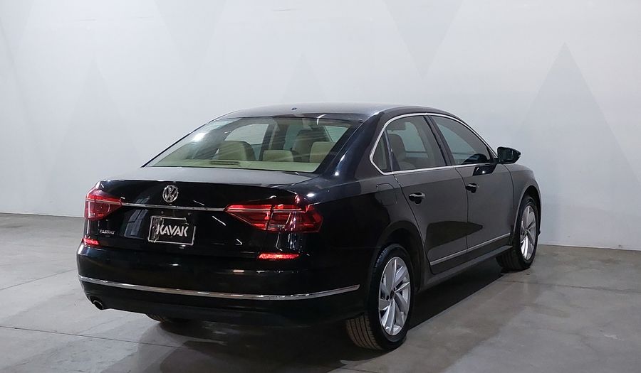 Volkswagen Passat 2.5 HIGHLINE AUTO Sedan 2018