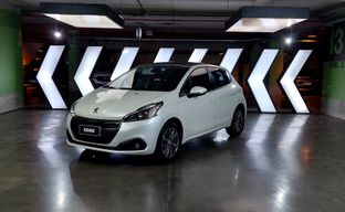 Peugeot • 208