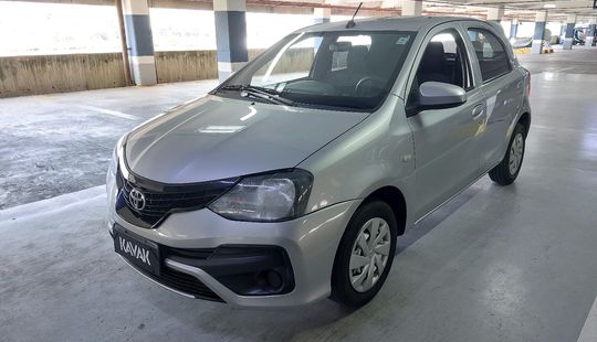 Toyota • Etios