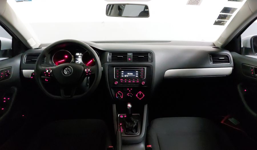 Volkswagen Jetta 2.5 COMFORTLINE TIP. BOLSAS AIRE DEL. Sedan 2016