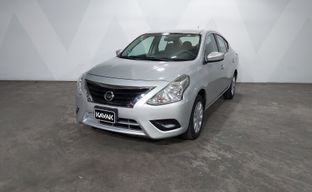 Nissan • Versa