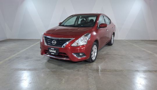 Nissan • Versa