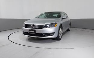 Volkswagen • Passat