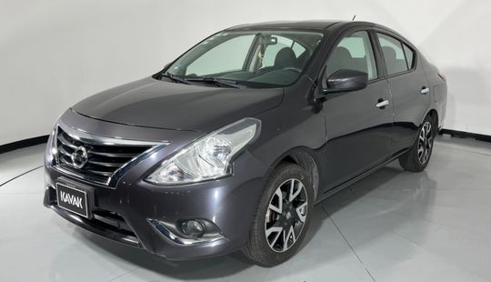 Nissan • Versa