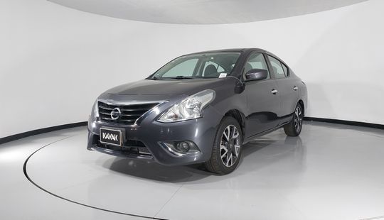 Nissan • Versa