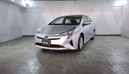 Toyota • Prius