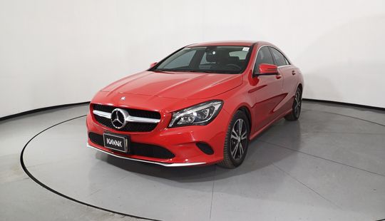 Mercedes Benz • Clase CLA