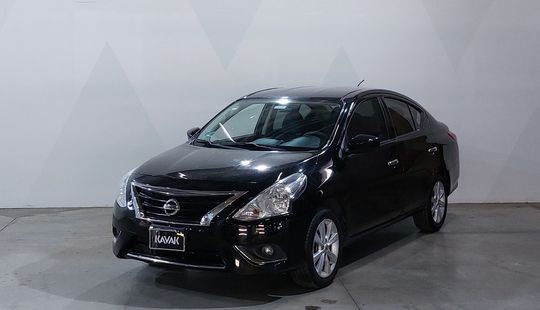 Nissan • Versa